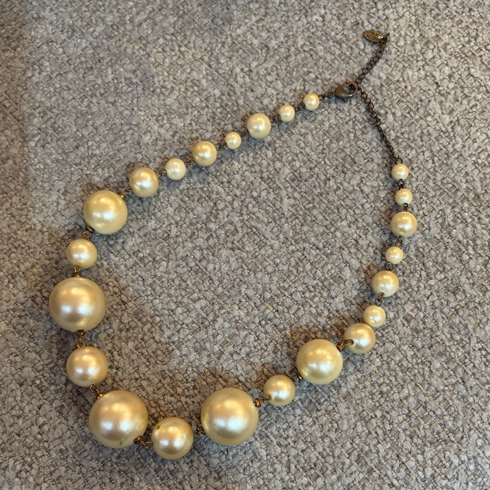 Elegant Gold Pearl Necklace
